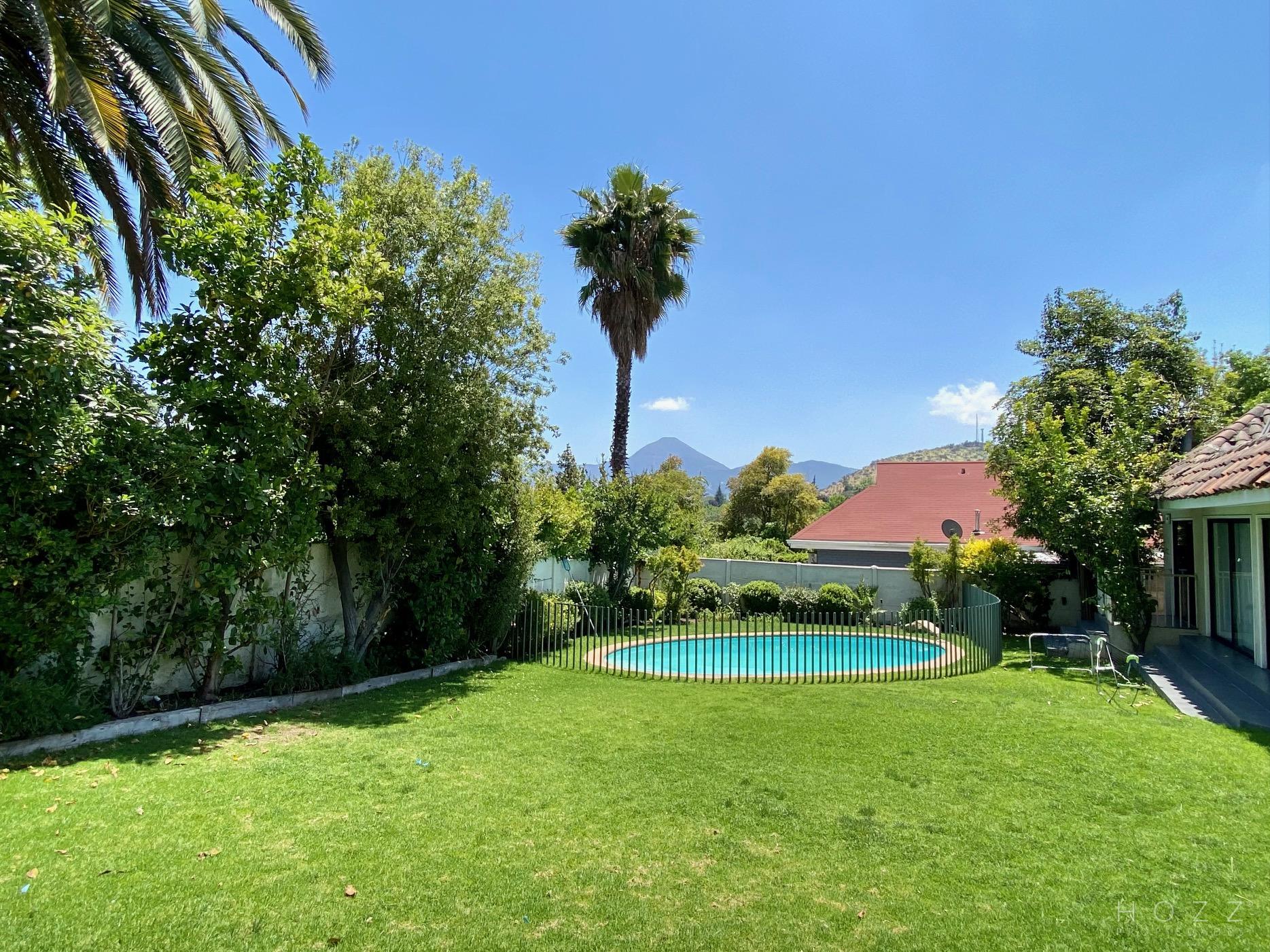 CASA LOS DOMÍNICOS - LAS CONDES