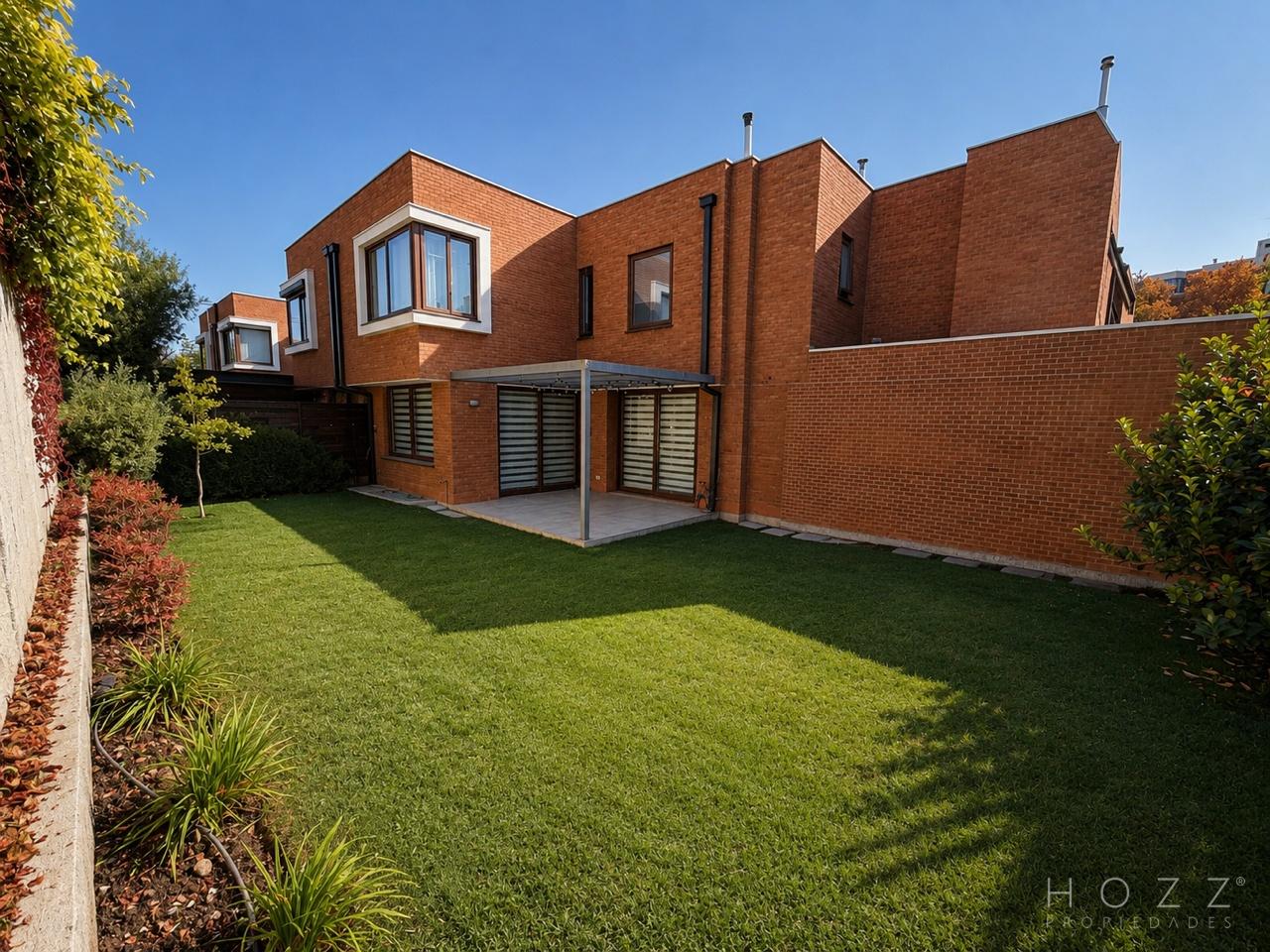 EXCLUSIVO TOWNHOUSE - METRO MANQUEHUE - LAS CONDES
